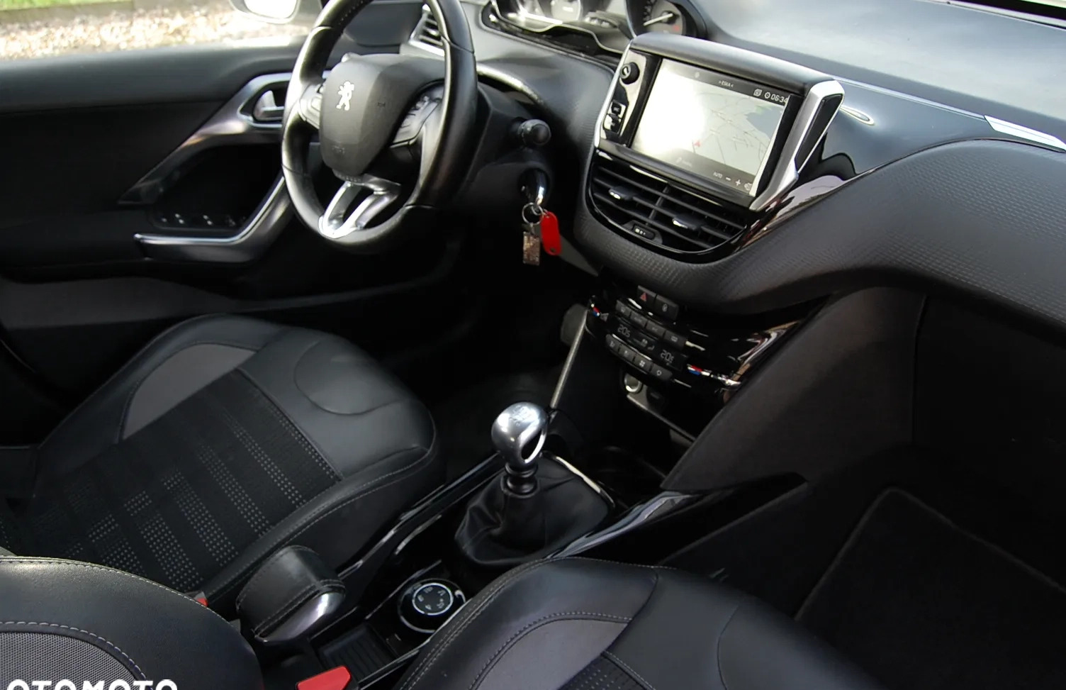 Peugeot 2008 cena 43900 przebieg: 137000, rok produkcji 2019 z Cieszyn małe 352